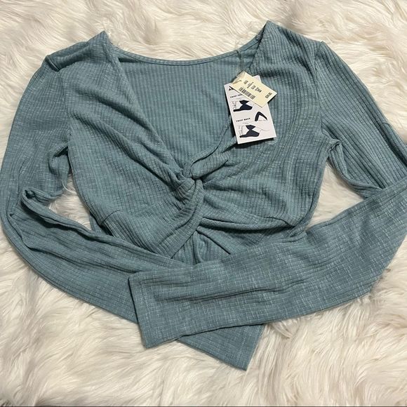 green cropped aeropostale shirt, worn a few times